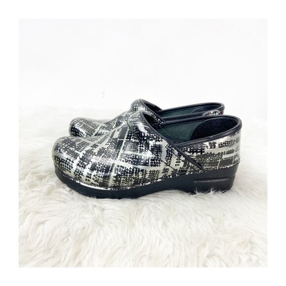 Dansko 37 7 US Black/Silver Womens Leather Block Print Professional Comfort Clog - Picture 7 of 16